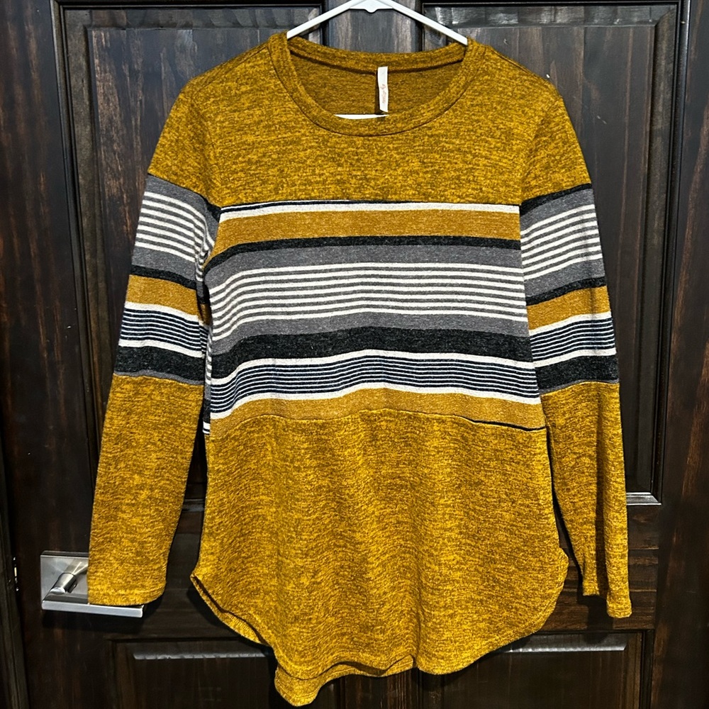 Womens size M gold striped sweater